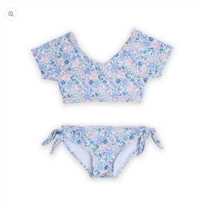 NEW CHILTERN LANE girl's lottie short sleeve rashguard in floral